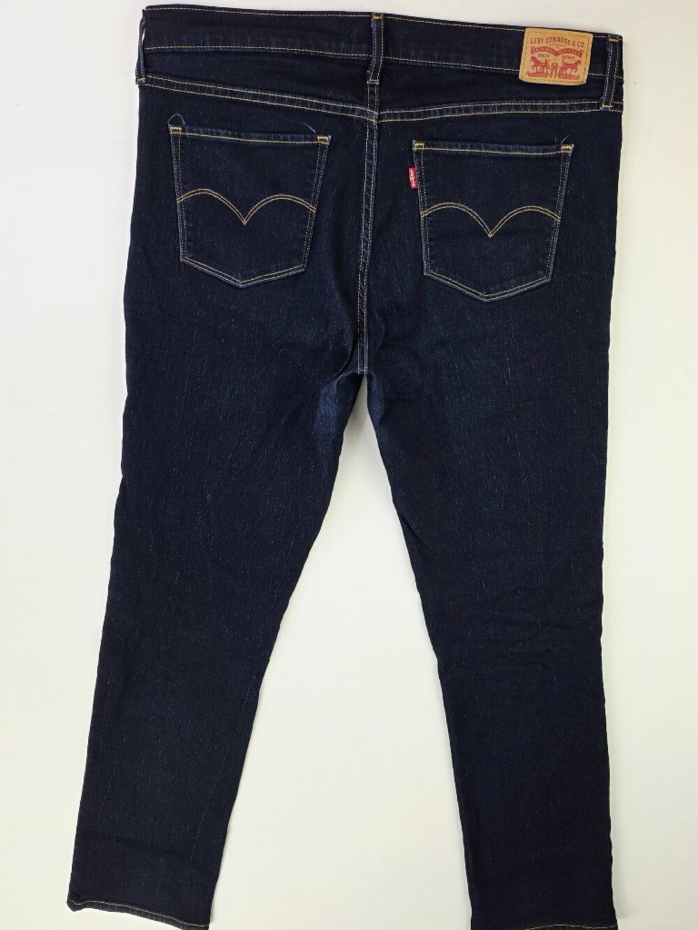 Levi's 314 Shaping Straight Womens Size 32X32 Blue Denim 5 Pocket Logo Tag Jeans